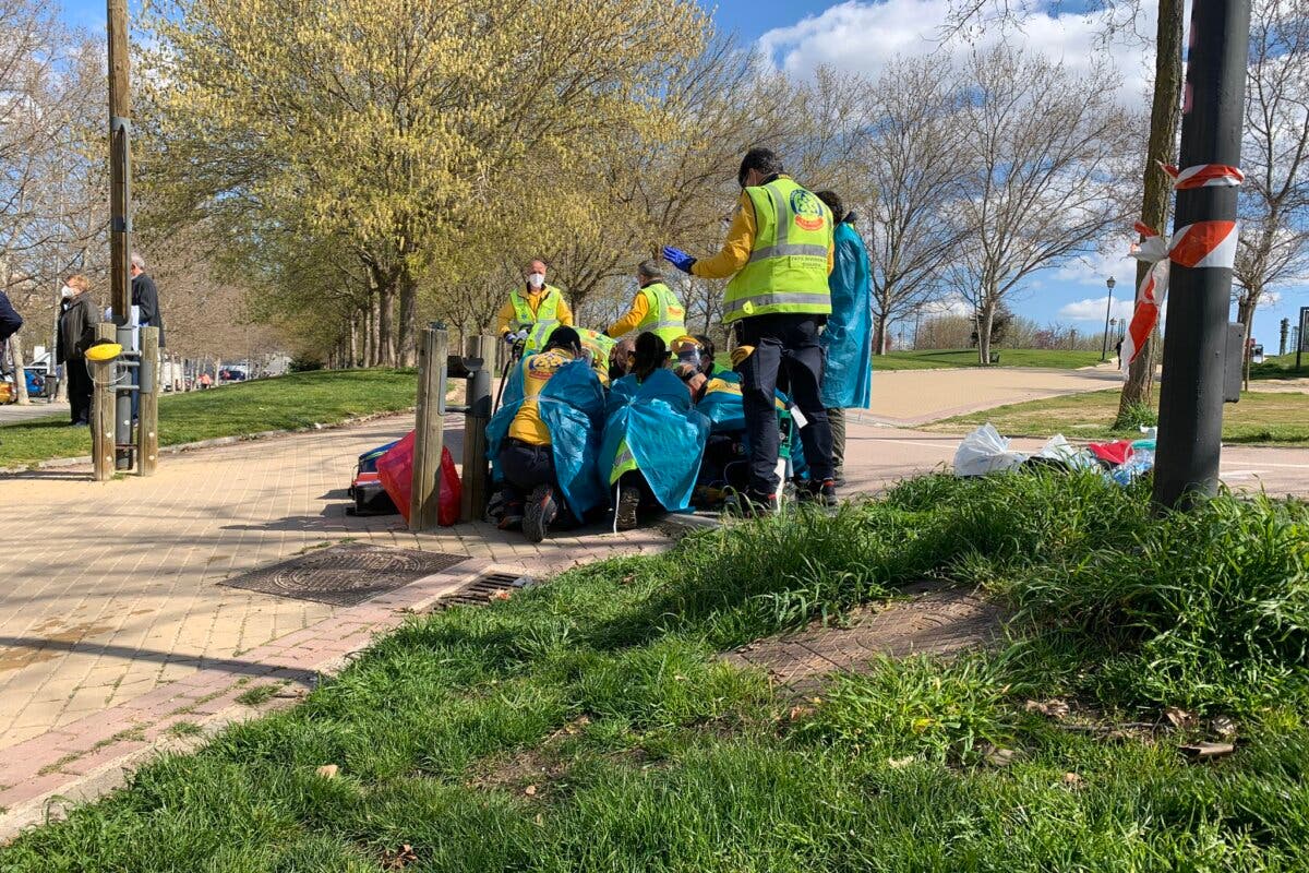 Muy grave una anciana tras ser atropellada por un patinador que se ha dado a la fuga en Madrid