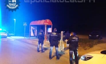 Tres menores detenidos en San Fernando de Henares por destrozar una marquesina de autobús