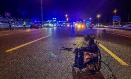 Cuatro heridos, uno muy grave, en un accidente entre tres vehículos en la A6