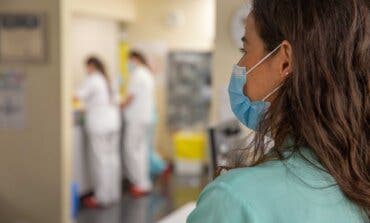 El Hospital de Torrejón detecta un aumento de pacientes con dolor cervical, de cabeza y mandíbula por el uso de mascarillas
