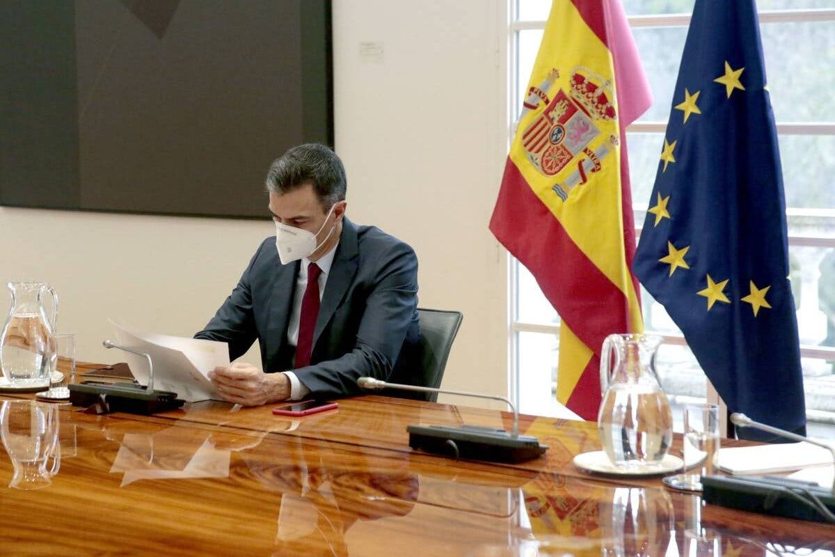 La luz pulveriza este viernes todos los récords y supera los 216 euros/MWh