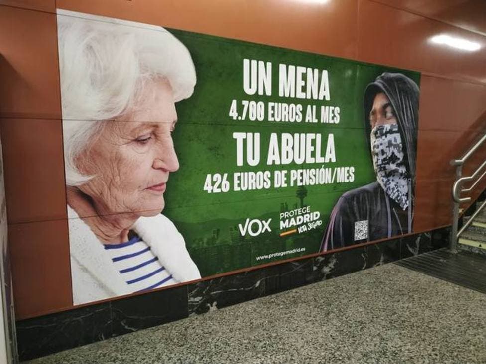 La Fiscalía pide la retirada inmediata del cartel de Vox sobre menas en Madrid