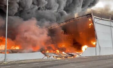 Impresionante incendio sin heridos en una nave de Seseña, junto a la A-4