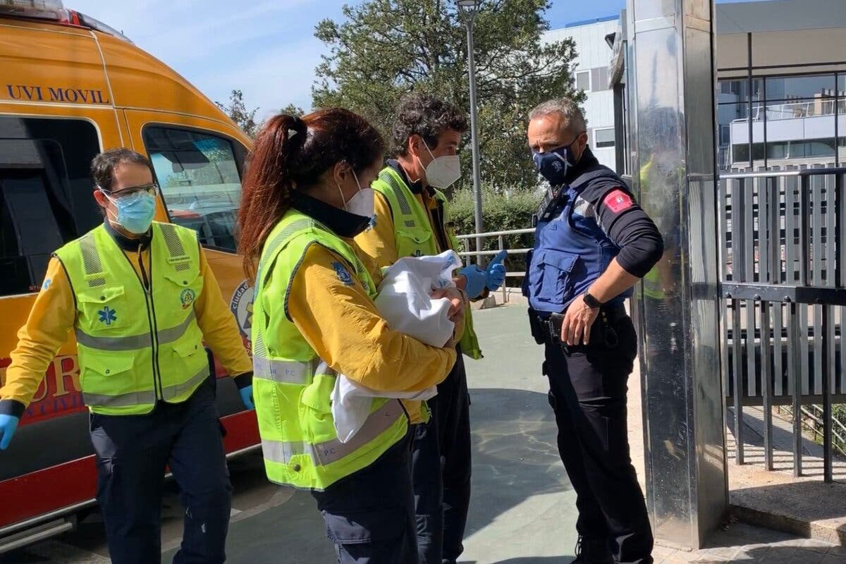 Hallado un bebé abandonado en una bolsa de cartón en Madrid