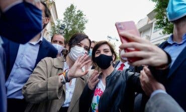 Primer sondeo tras el debate: Ayuso podría gobernar cómodamente, baja Podemos y Cs aguanta