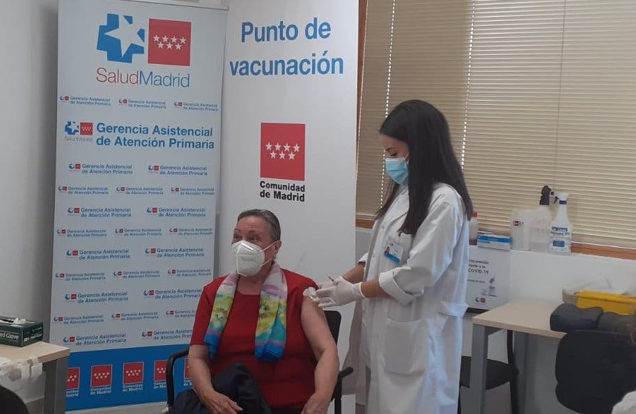 Madrid permite a mayores de 75 pedir cita previa para vacunarse en su centro de salud