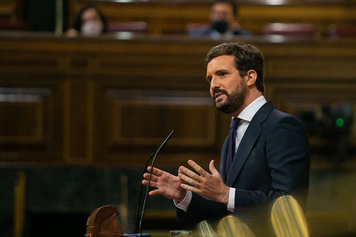 Casado estalla contra la «chulería» de Sánchez: «¿Pero usted quién se cree que es?»