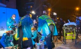 Apuñalados un joven y un menor tras una reyerta entre bandas latinas en Usera