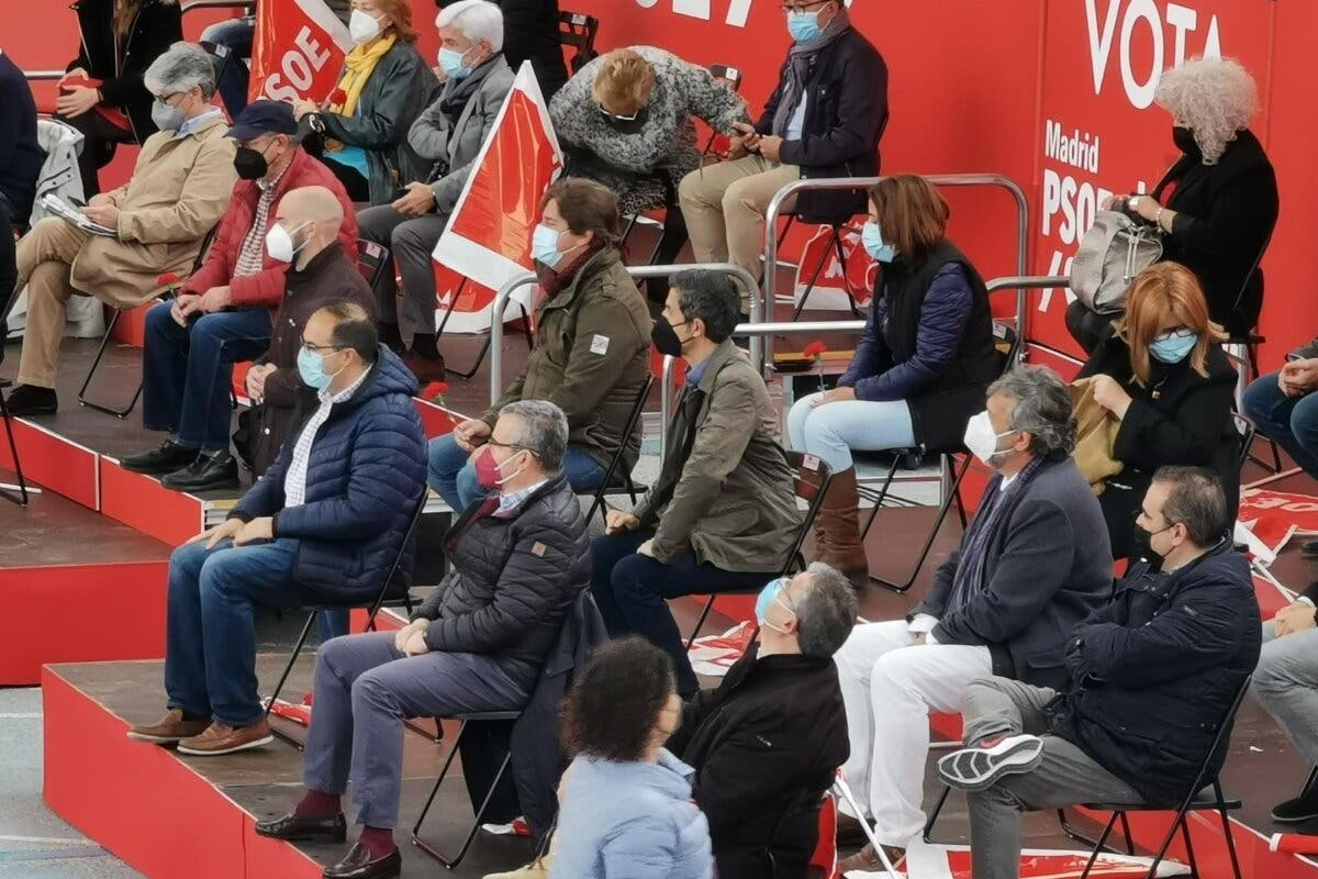 El alcalde de Alcalá de Henares también asistió al mitin de Sánchez en una zona confinada