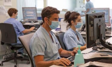 Dermatólogos del Hospital de Torrejón hacen seguimiento de patologías de manera virtual