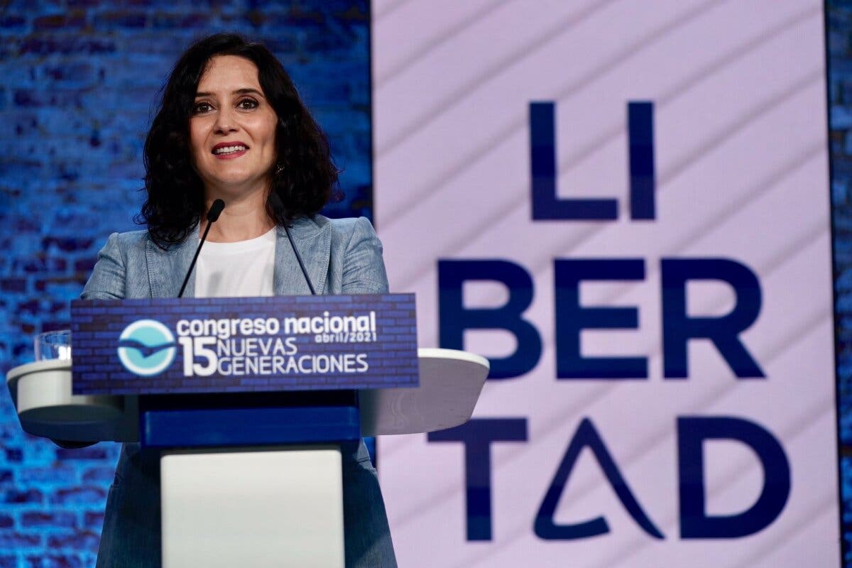 Ayuso sigue subiendo en las encuestas: PP y Vox sumarían una mayoría absoluta holgada