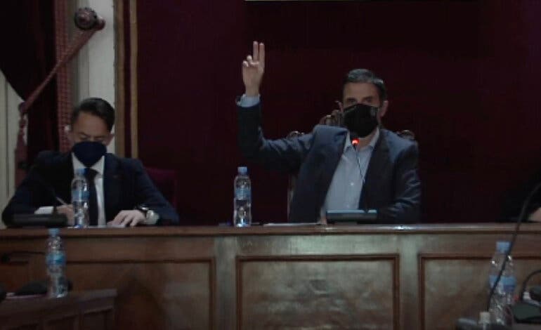 El alcalde de Alcalá de Henares triplica el gasto en altos cargos en Deportes, según denuncia el PP