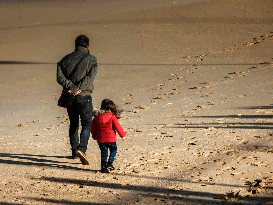 El Gobierno recula y propone ahora mascarilla en la playa solo para pasear y si no hay distancia