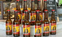 La Caña de España: hosteleros de Madrid homenajean a Ayuso con su propia cerveza