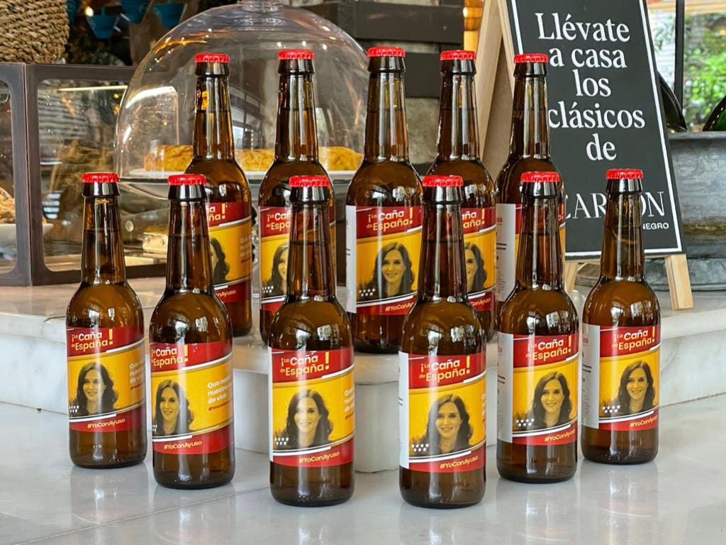 La Caña de España: hosteleros de Madrid homenajean a Ayuso con su propia cerveza