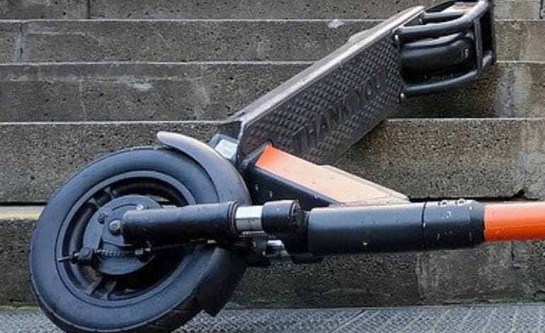 Denunciado en Guadalajara por circular borracho con un patinete eléctrico por una zona peatonal 