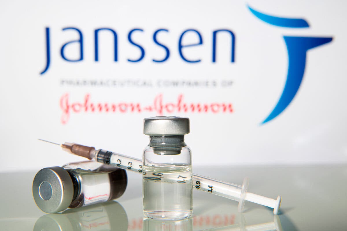 Sanidad autoriza también la vacuna de Janssen para personas de 40 a 49 años