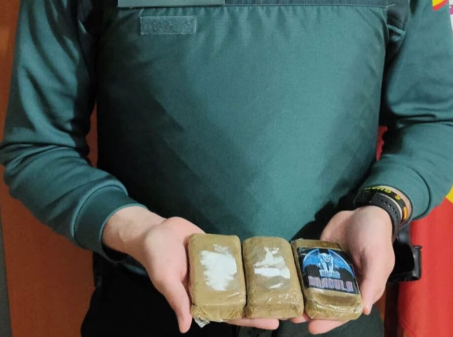 Detenidos en Guadalajara en un control anticovid con tres tabletas de hachís de 300 gramos