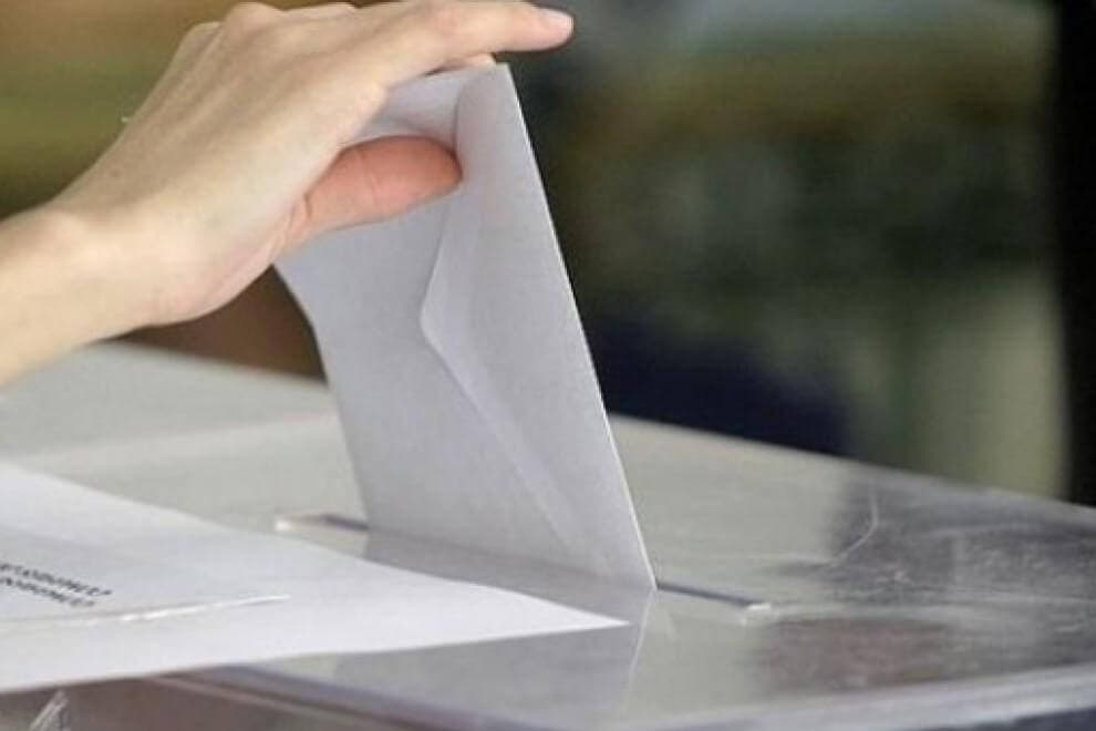 Guía para votar en Madrid: doble mascarilla, voto preparado desde casa y franjas horarias