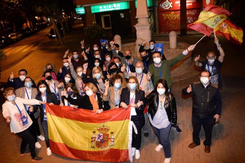 La aplastante victoria de Ayuso en Alcalá de Henares deja sin palabras al alcalde