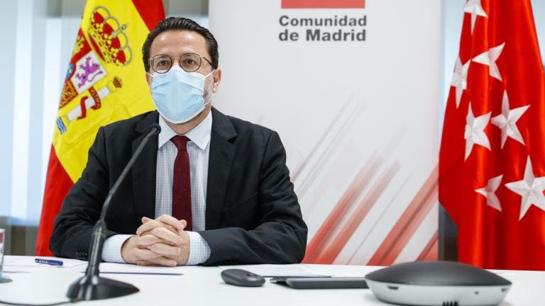 Madrid denuncia que el Gobierno está retrasando las ayudas a empresas