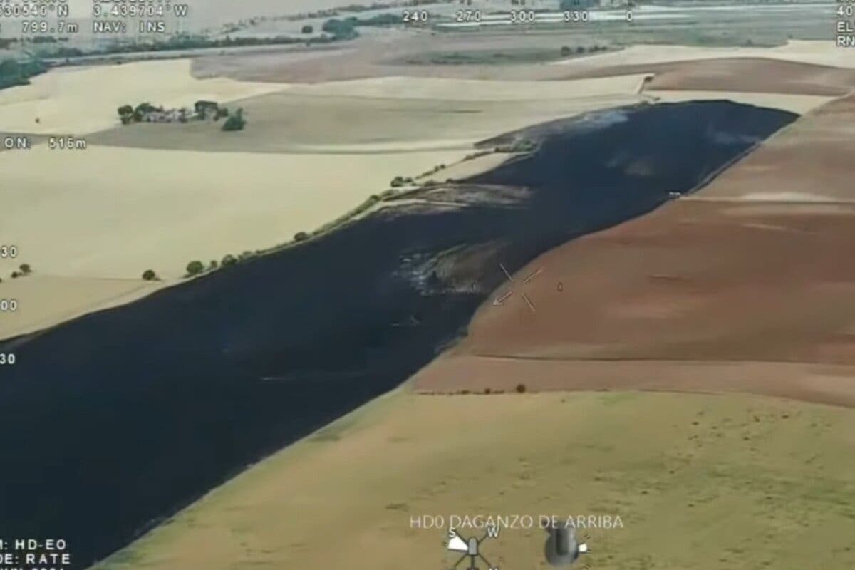 Impresionantes imágenes de un incendio agrícola en Daganzo de Arriba 