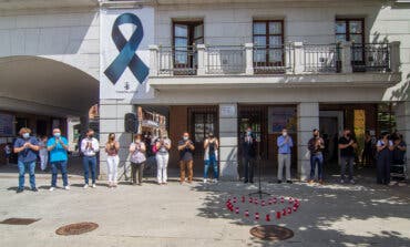 Todos los ayuntamientos del Henares menos Alcalá se suman al minuto de silencio contra la violencia machista