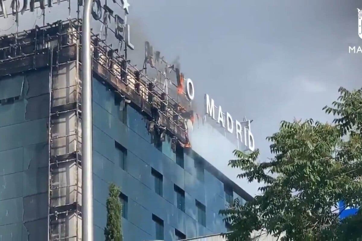 Un incendio en un hotel de Madrid obliga a desalojar a unas 200 personas