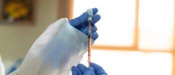 Este es el calendario de vacunación de la Comunidad de Madrid: gripe, covid y bronquiolitis