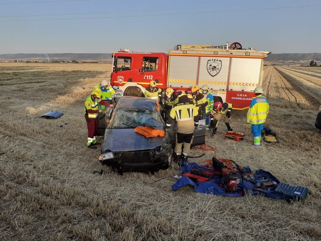 Grave un conductor tras dar varias vueltas de campana con su coche en Meco