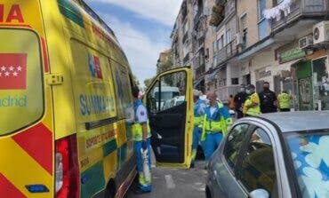 Muy grave una bebé al caer desde un segundo piso en Villaverde