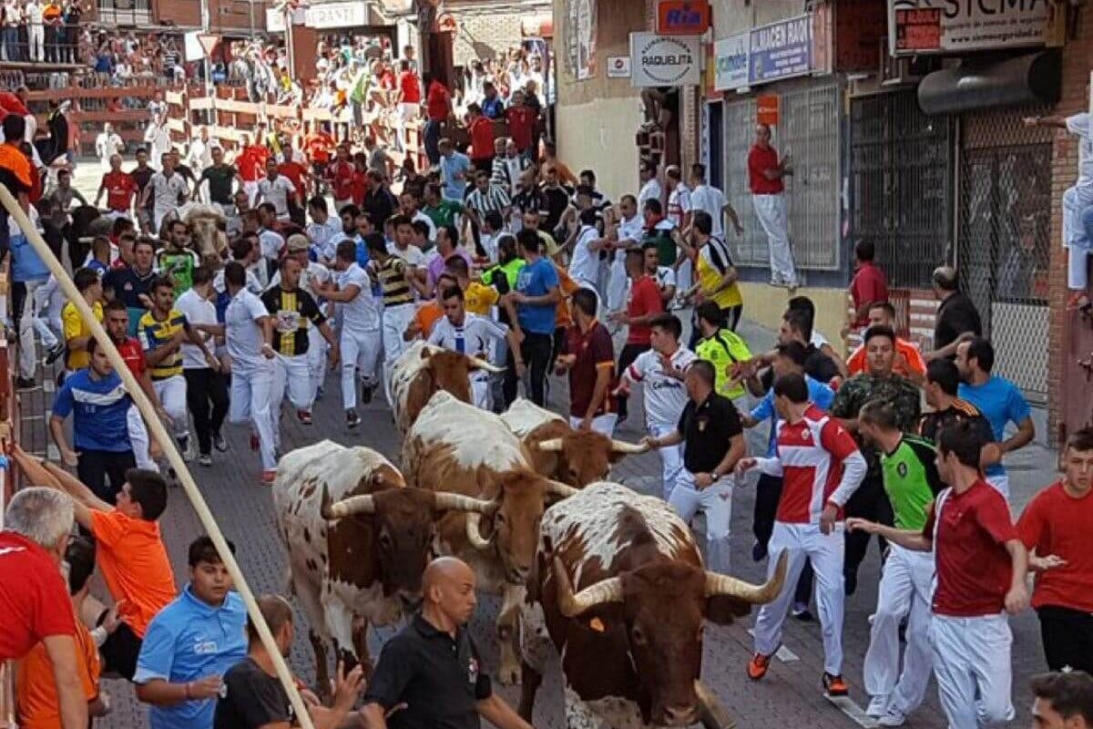 Madrid suspende las verbenas y los festejos taurinos en la calle este mes de agosto