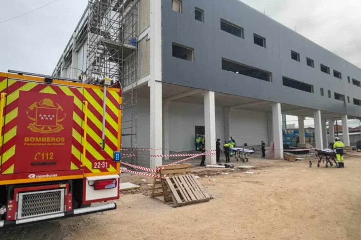 Un muerto y dos heridos graves en un accidente laboral en Alcalá de Henares 