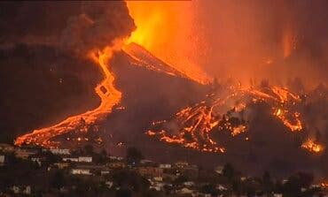 Ayuso ofrece a Canarias «la ayuda que necesite» tras la erupción volcánica 