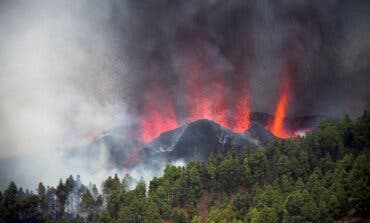 Sánchez aplaza su viaje a EEUU y se desplaza a La Palma por la erupción volcánica 