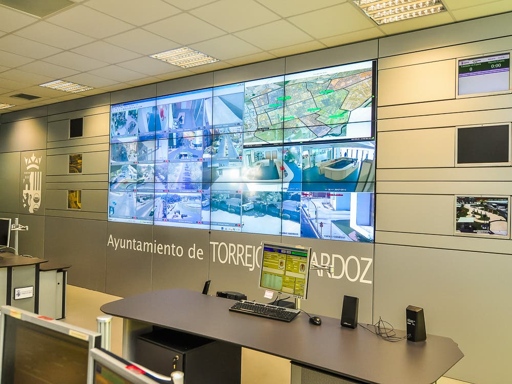Diferentes países y ciudades se interesan por los sistemas de seguridad pioneros de Torrejón