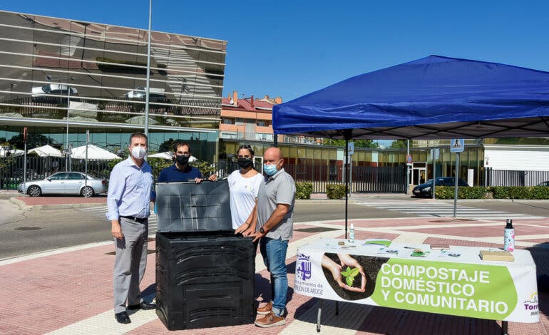 Torrejón facilitará a sus vecinos compostadores para convertir sus residuos orgánicos en abono 