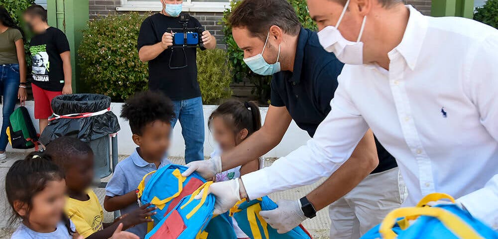 Torrejón de Ardoz entrega 550 lotes de material escolar a menores de familias con pocos recursos