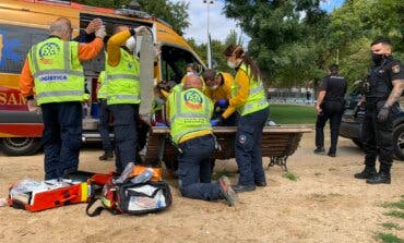 Apuñalan a un joven de 19 años en un parque de Carabanchel