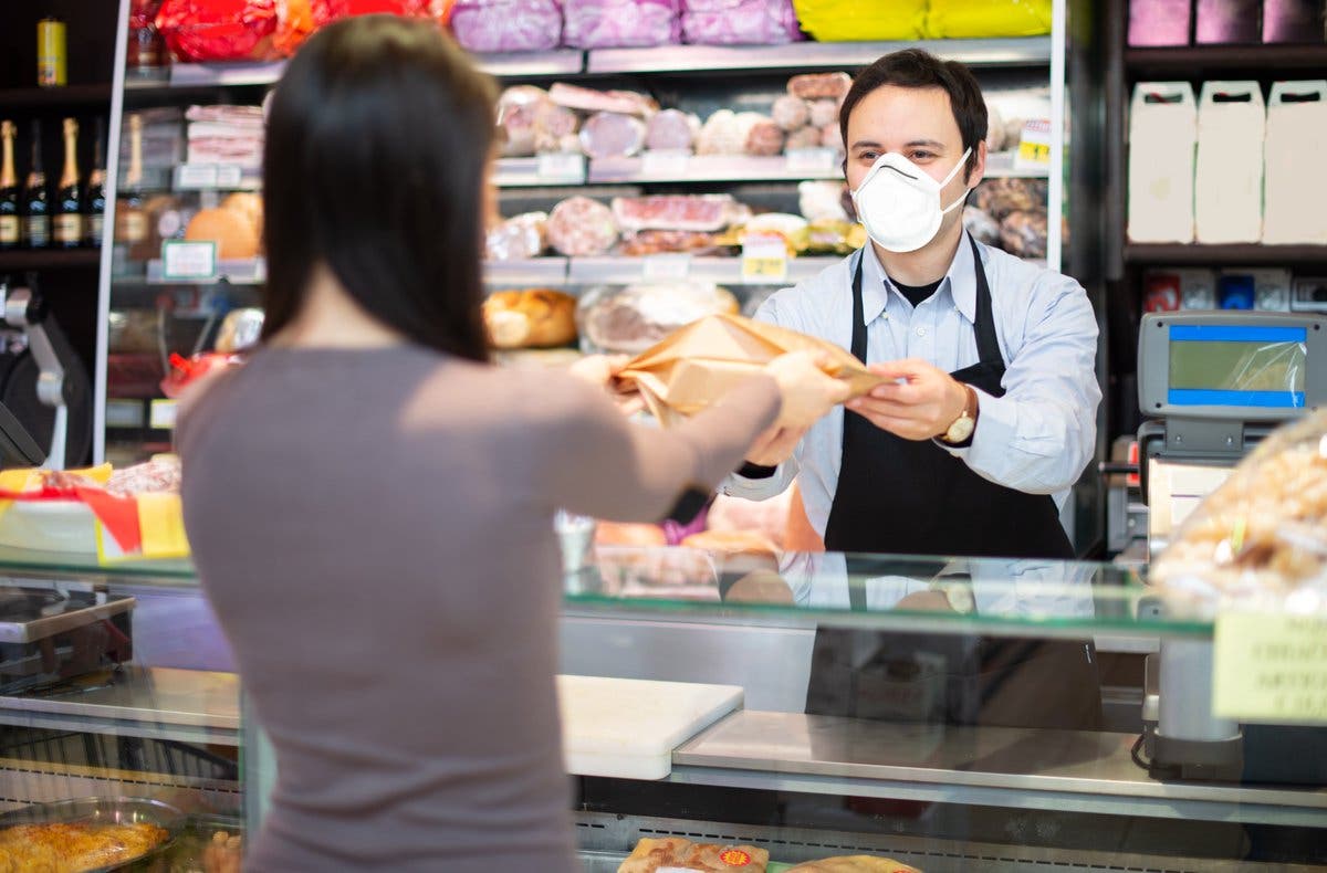 Los comercios y mercadillos de Madrid no tendrán restricciones de aforo a partir del lunes 