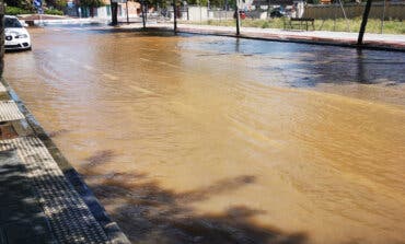 Varias horas sin agua en Azuqueca por la rotura de una tubería 