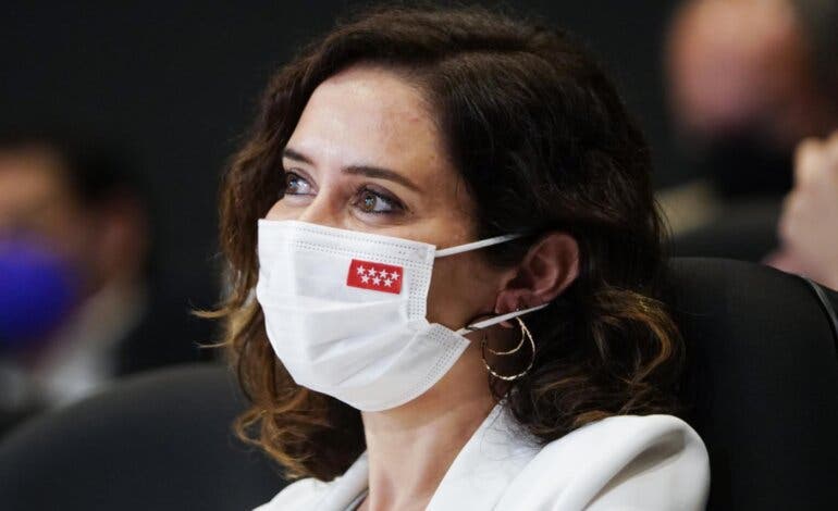 Ayuso anuncia un test covid gratis para cada madrileño en las farmacias 
