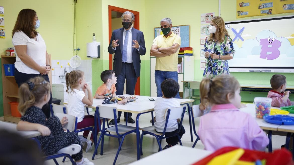 Madrid permite el deporte al aire libre en colegios e institutos sin mascarilla