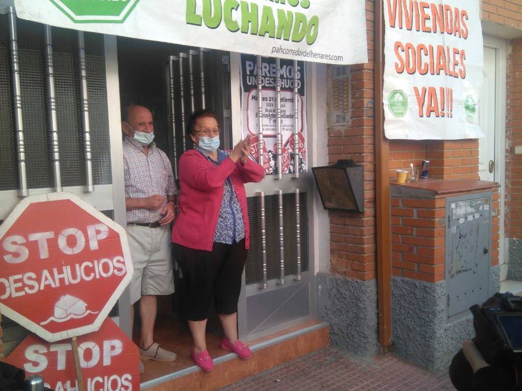 Logran frenar el quinto intento de desahucio de dos ancianos en Alcalá de Henares