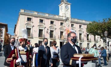 Alcalá de Henares celebró su día grande homenajeando a Cervantes