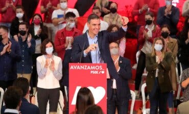Sánchez insiste en sacar algunas instituciones de Madrid y Ayuso critica el «ataque»