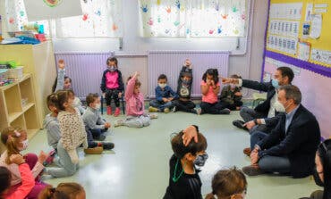 Niños de Torrejón preguntan al alcalde sus inquietudes: «¿Te gustan las Tortugas Ninja?»