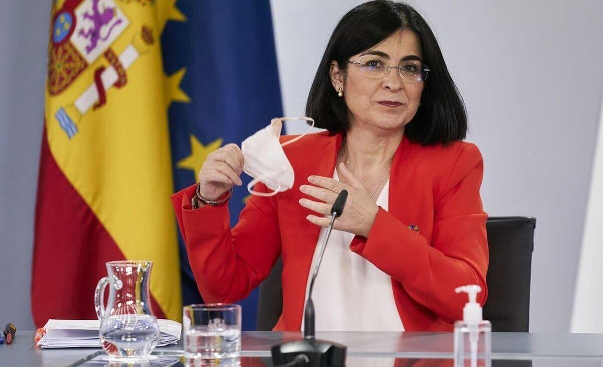 El Gobierno apuesta por mantener la mascarilla en interiores «al menos hasta la primavera»