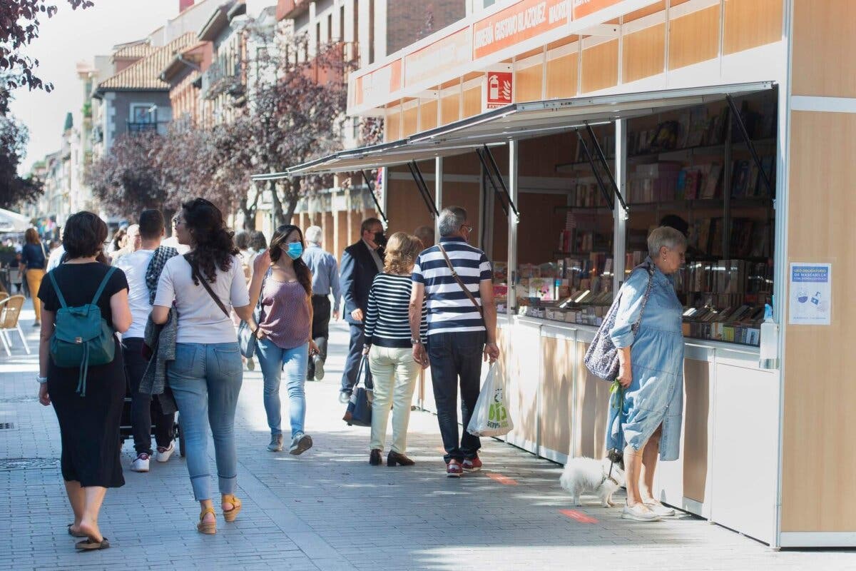 En marcha la Feria del Libro de Alcalá de Henares hasta el día 17