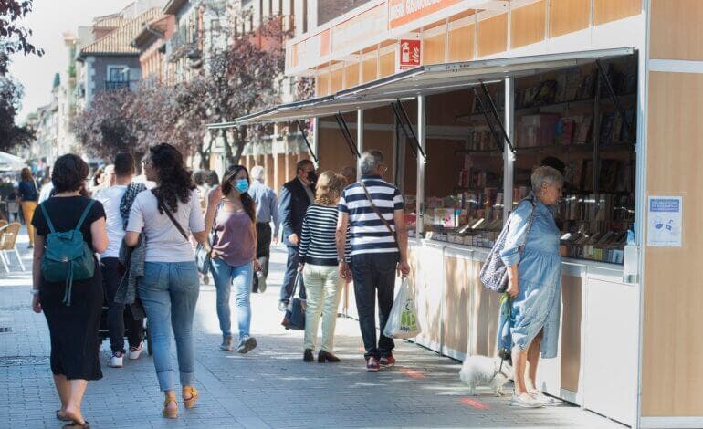 En marcha la Feria del Libro de Alcalá de Henares hasta el día 17